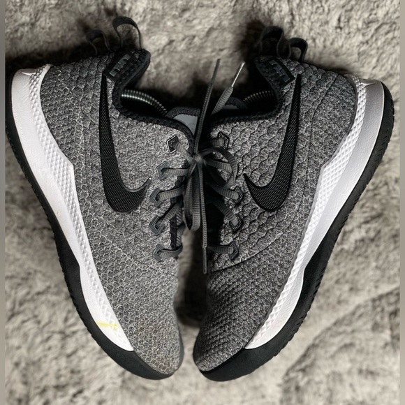 Grey Nike Witness Iii Nike LeBron Witness Dark Grey AO4433-002